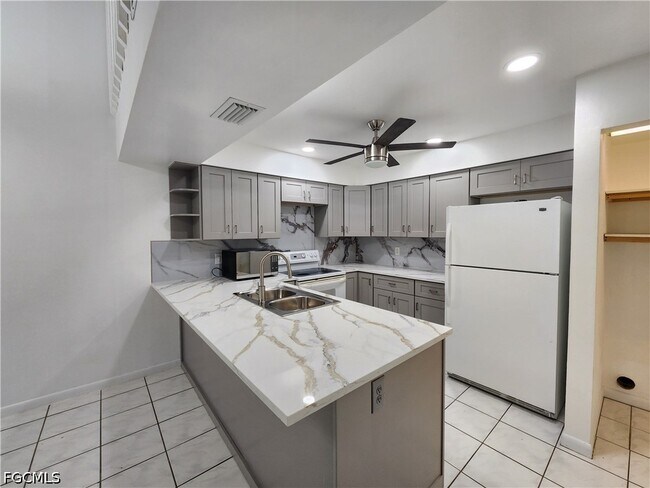 Building Photo - 12963 Cherrydale Ct