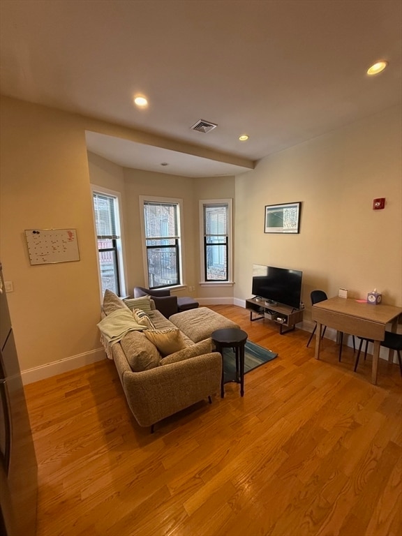 Building Photo - 639 Tremont St