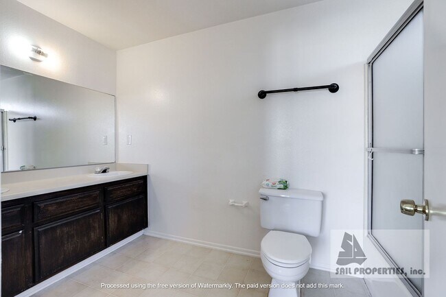 Building Photo - 502 12th St