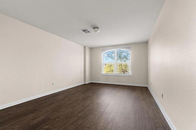 Building Photo - 1209 Laurel Oak Trail