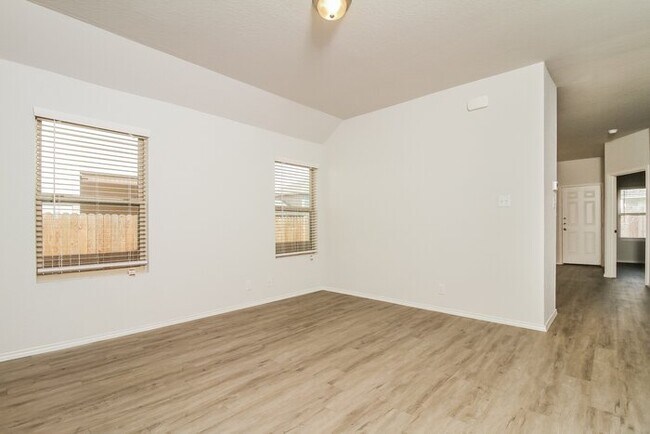 Building Photo - 5406 Freshwater Way