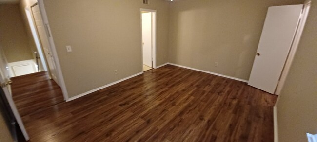Building Photo - 542 Northridge Crossing Dr