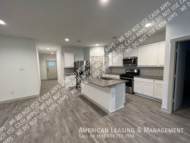 Building Photo - 375 Silver Bridge Ct