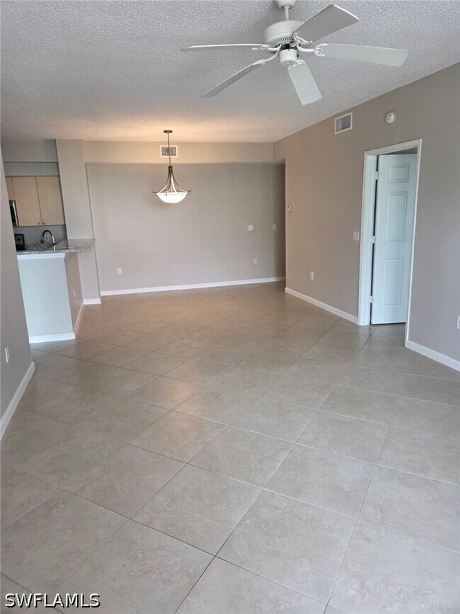 Building Photo - 1105 Reserve Ct