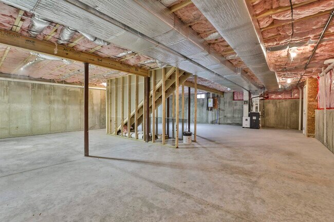 Building Photo - 22 Reeds Ferry Way