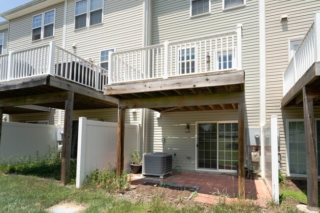 Building Photo - 8381 Scotland Loop