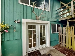 Building Photo - Brand New 1 bed, 1 bath with Den In Lynnwood $2350/mo.