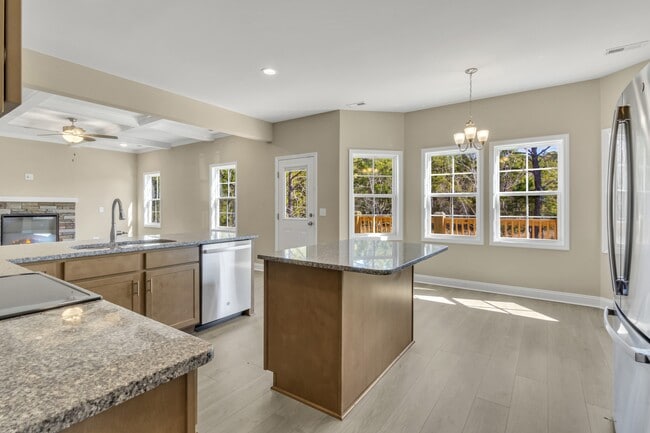 Building Photo - 909 Marshview Ct