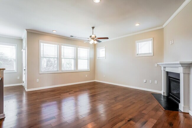 Building Photo - 149 Heathwood Dr