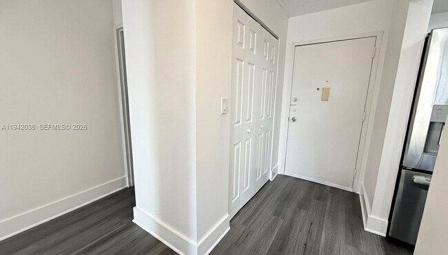 Building Photo - 16950 W Dixie Hwy