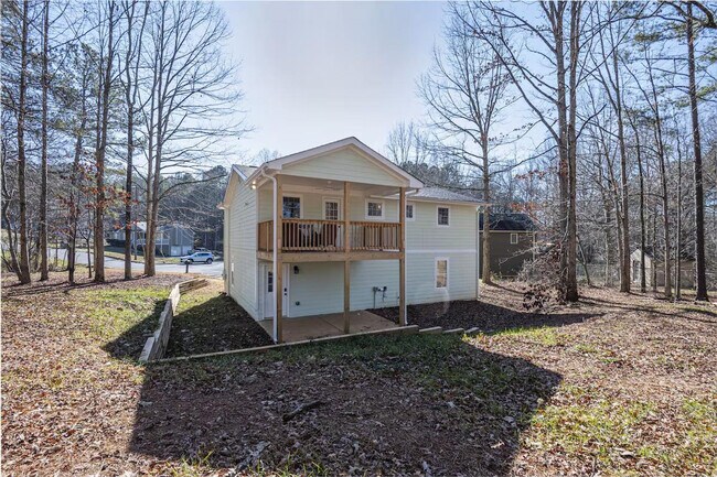 Building Photo - 27 W Ridge Dr SE