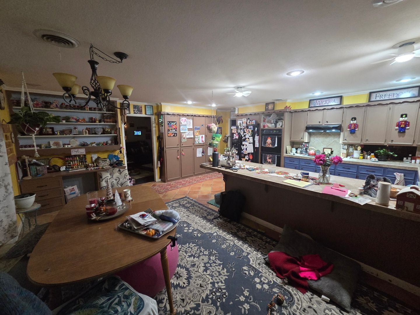 Building Photo - 1804 W Ave H