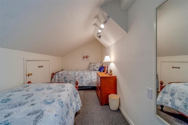 Building Photo - 8105 Bardmoor Pl