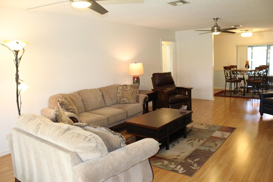 Building Photo - 4525 Nutmeg Tree Ln