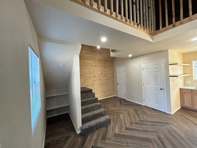 Building Photo - Highview Dr (MN)