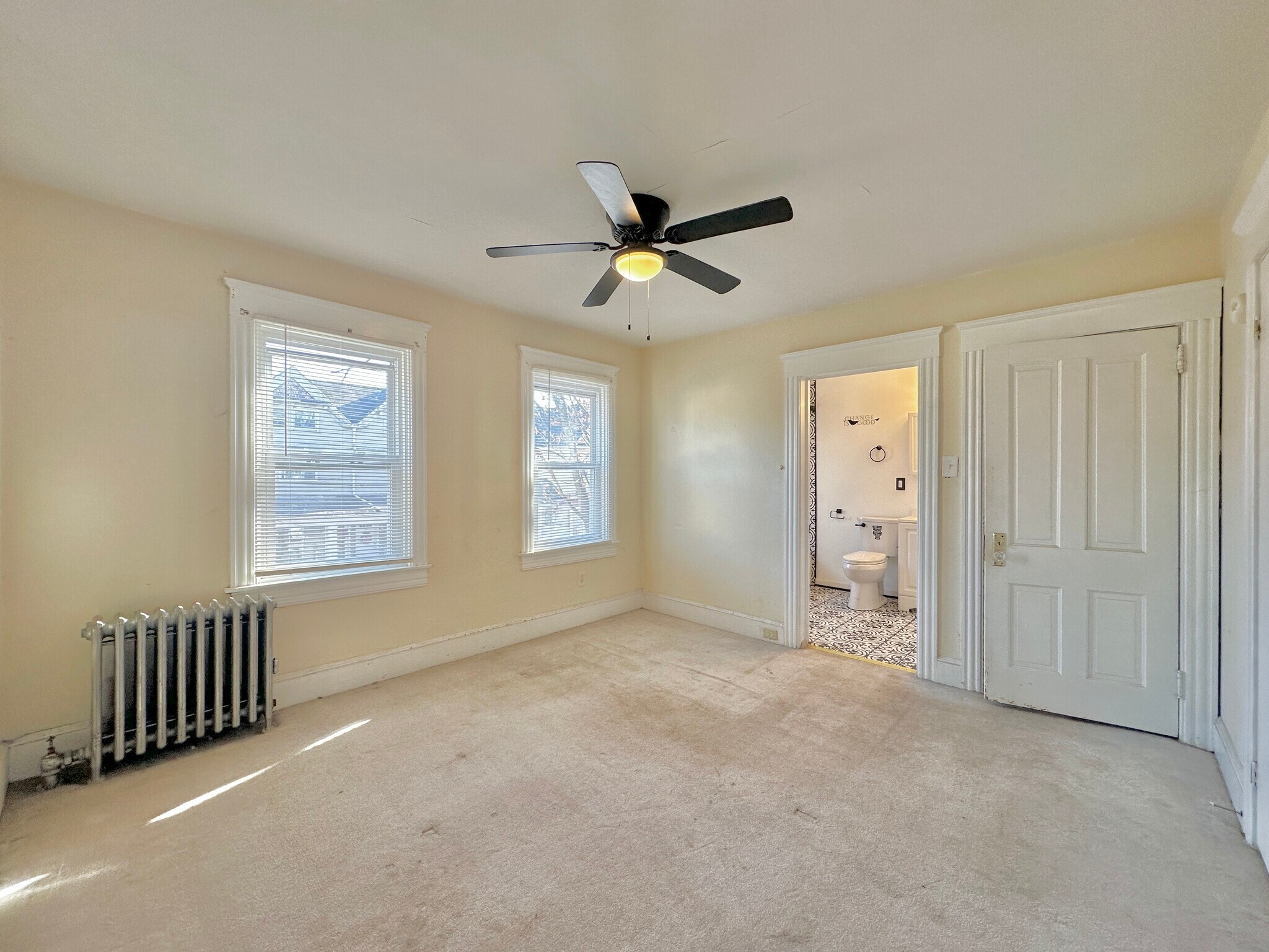 Building Photo - 519 S River St