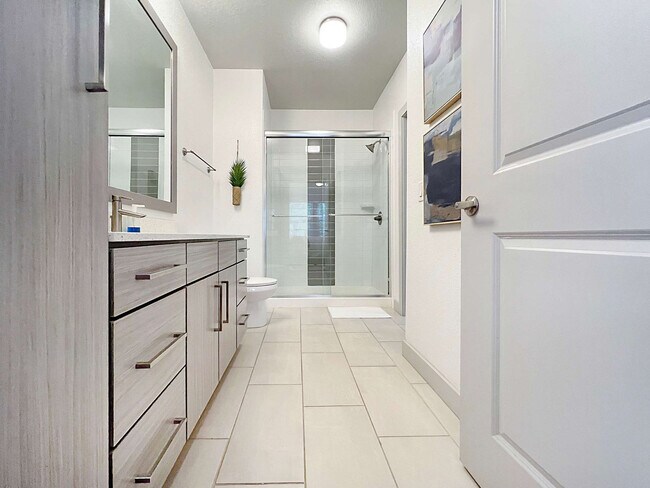 Building Photo - 2615 N Grady Ave