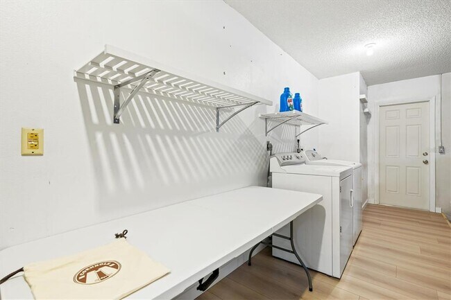 Building Photo - 2641 Hyde Park St