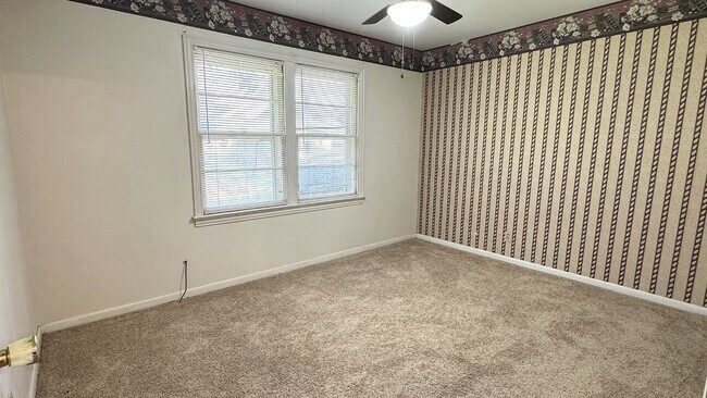 Building Photo - 204 Bastrop Drive