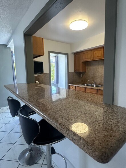 Building Photo - 250 180th Dr