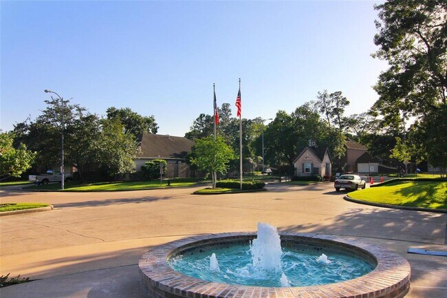 Building Photo - 1215 Campton Ct
