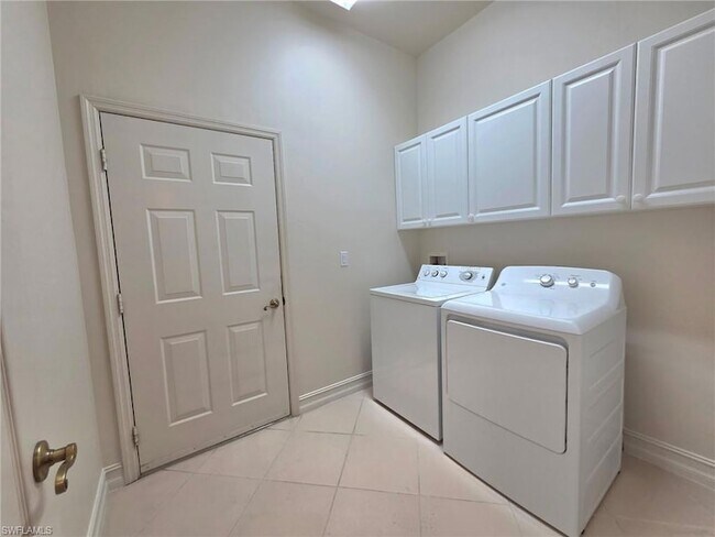 Building Photo - 7892 Sanctuary Cir
