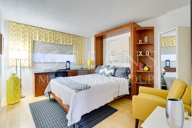 Building Photo - 2 bedrooms, 1 bath Condo located near the ...
