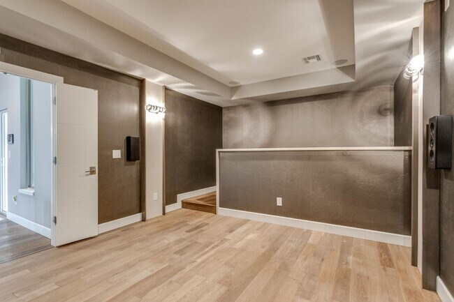 Building Photo - 2125 Heavenly Dr