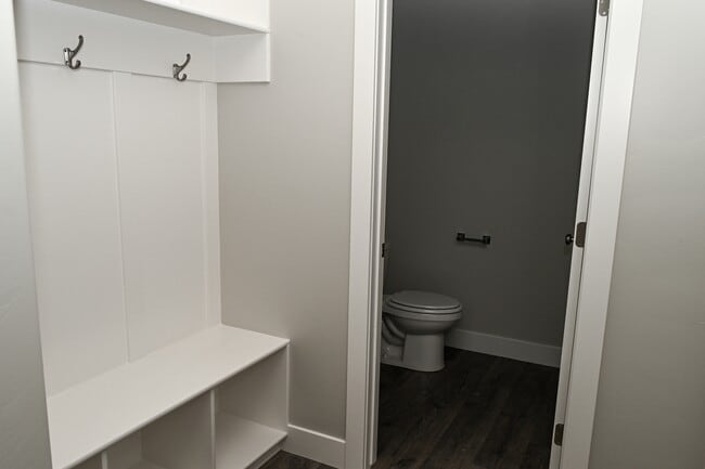 Building Photo - 2254 1180 W