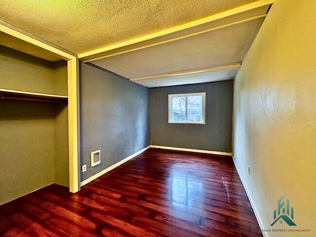 Building Photo - 229 N 12th St