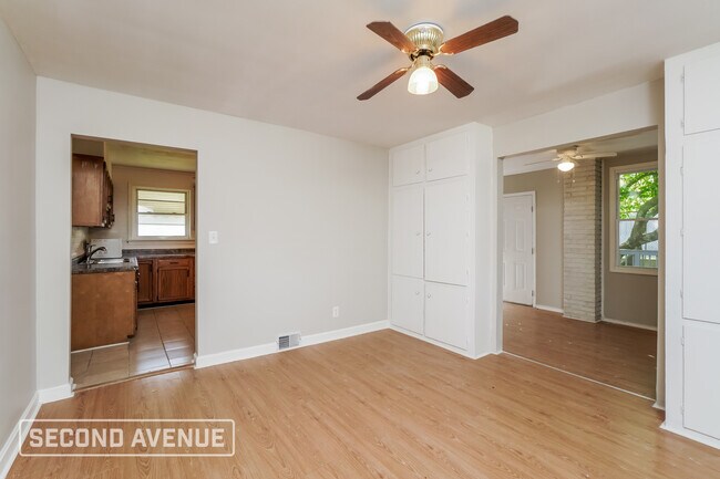 Building Photo - 2208 Plantation Dr