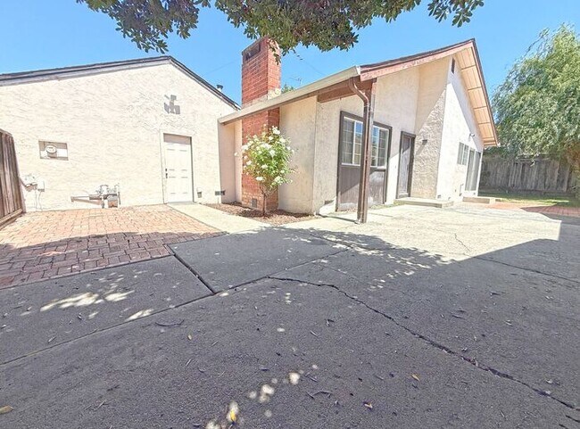 Building Photo - Beautiful Single-Story Evergreen Home--Walk to Silver Creek High!