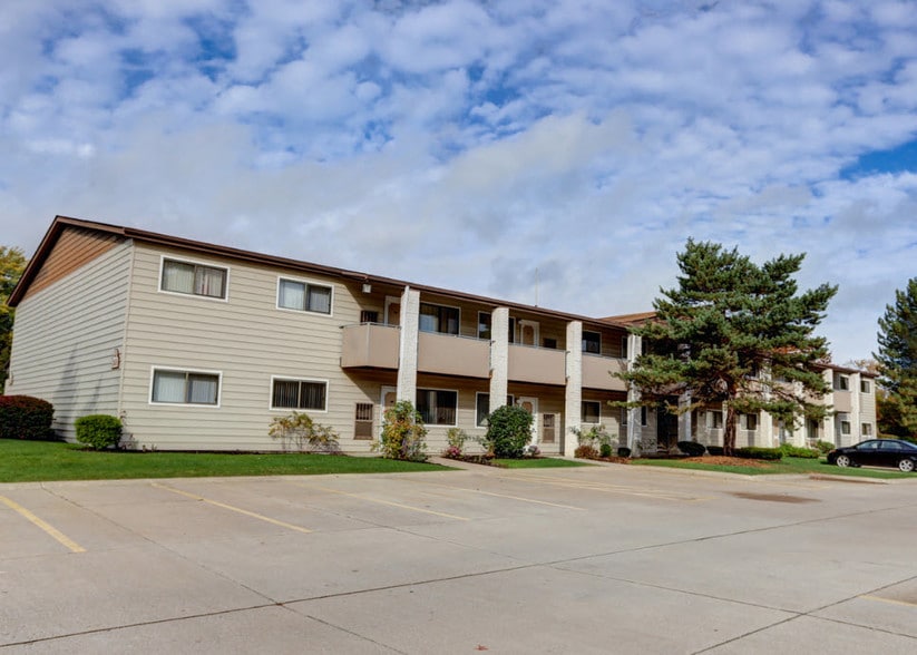 Primary Photo - Willowood Apartments