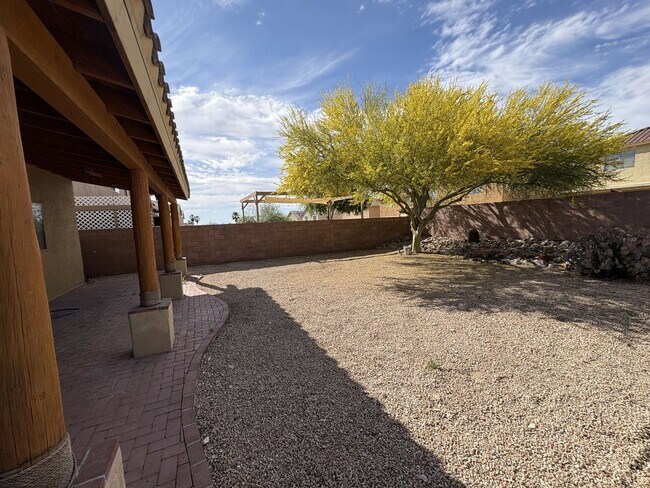 Building Photo - East side beauty 4 bedrooms