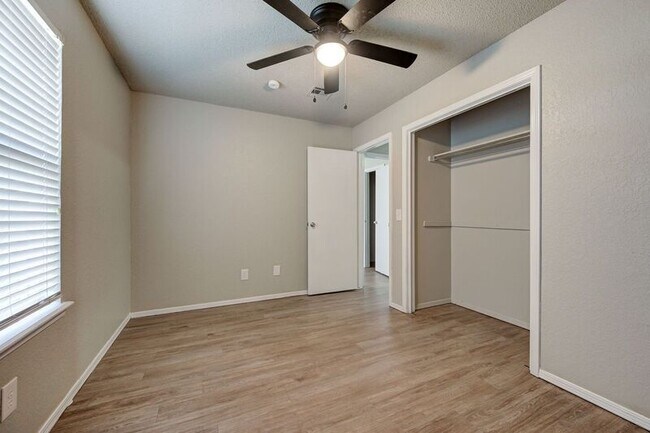 Building Photo - 313 Belmont Dr