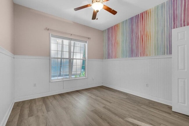 Building Photo - 325 Greenwood Way