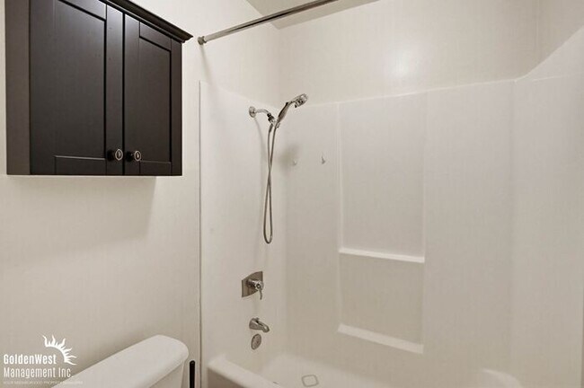 Building Photo - Charming 1Bdm 1Ba Condo with Scenic Golf Course Views at Mountain Meadow!