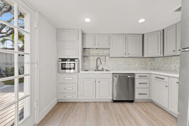 Building Photo - 4080 Hardie Ave