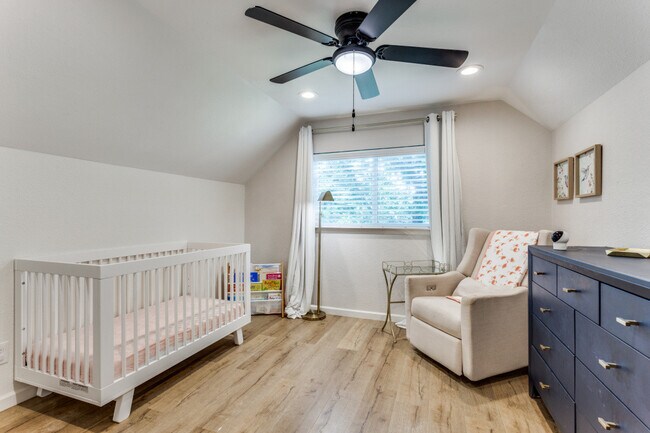 Br 2, 2nd floor - 516 Hillside Rd