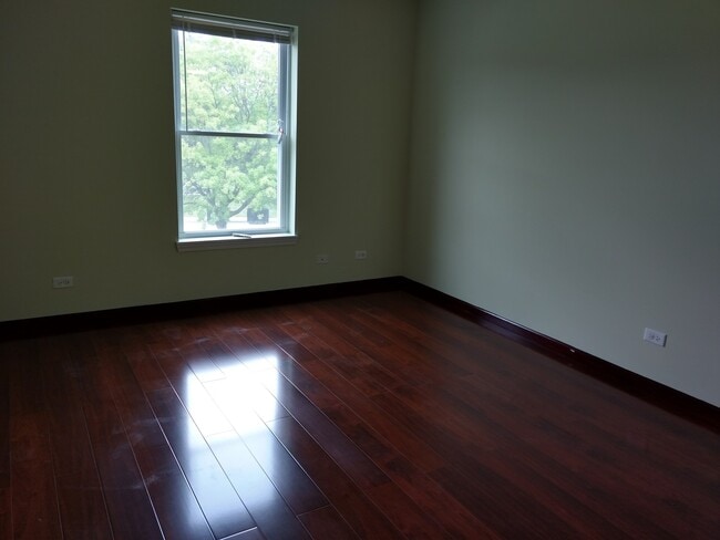 Building Photo - 5201 Carriage Way Dr