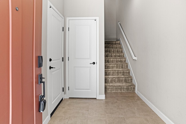 Building Photo - 1219 Sunrise View