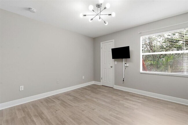 Building Photo - 2400 Feather Sound Dr