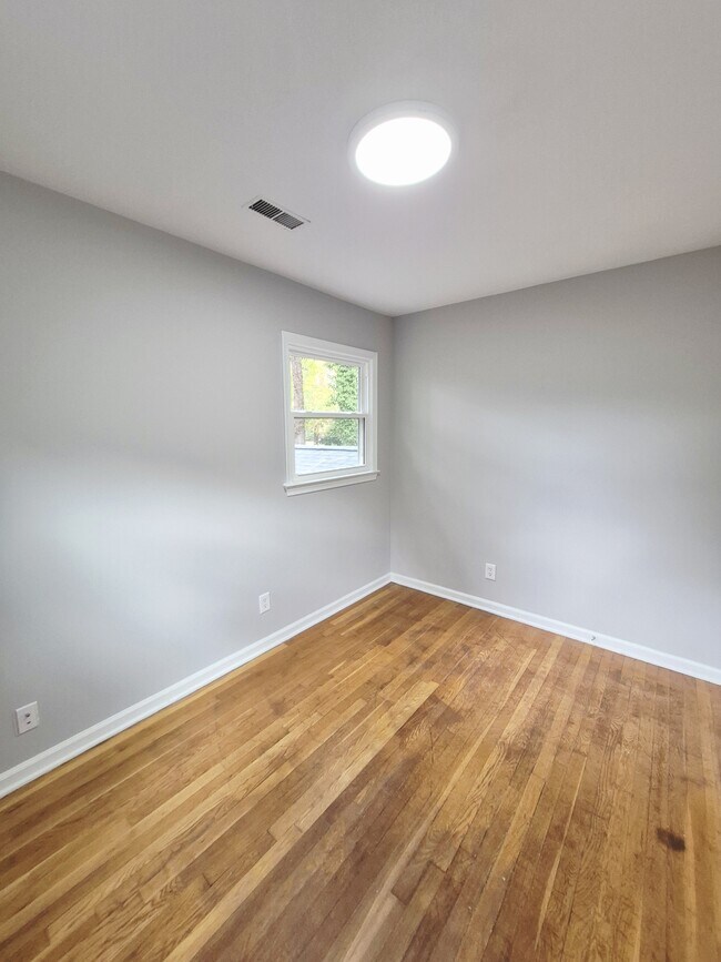 Building Photo - 97 Waterview Dr