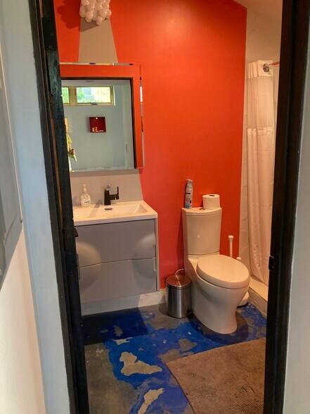 Building Photo - 3649 Grand View Blvd