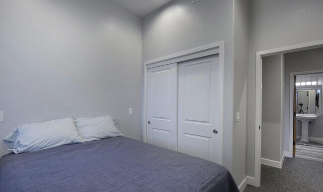Building Photo - 446 N Campbell Ave