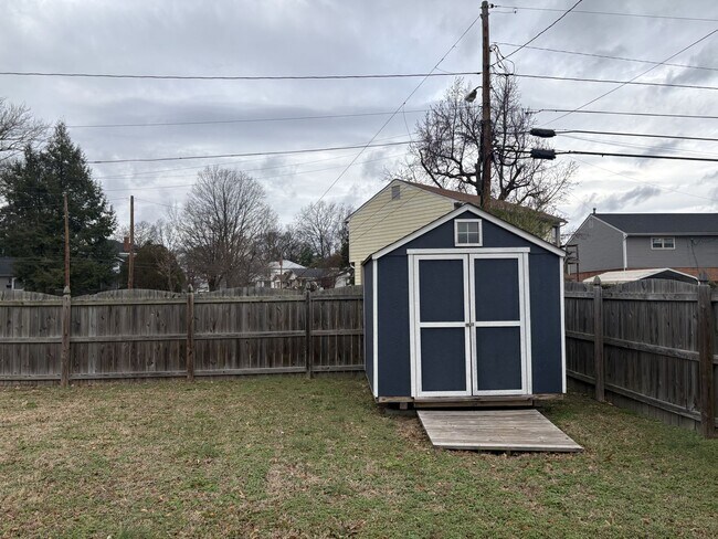 Building Photo - Spacious 3 Bedroom in Richmond