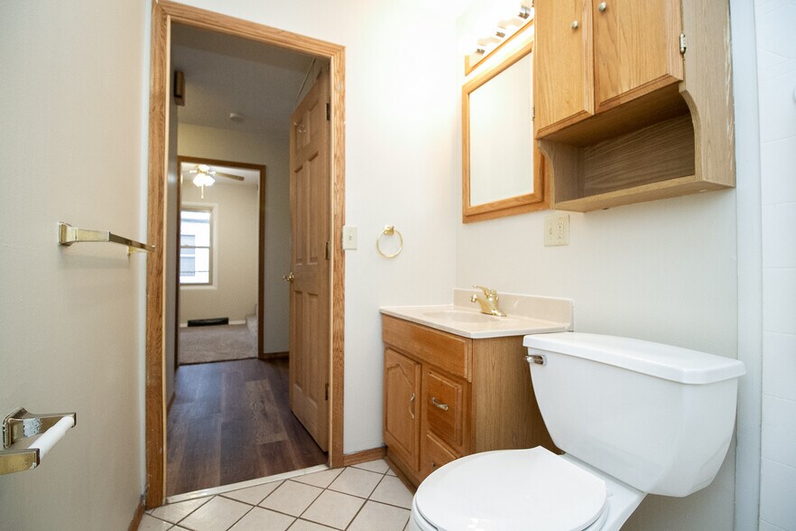 Building Photo - 731 Reineck Dr