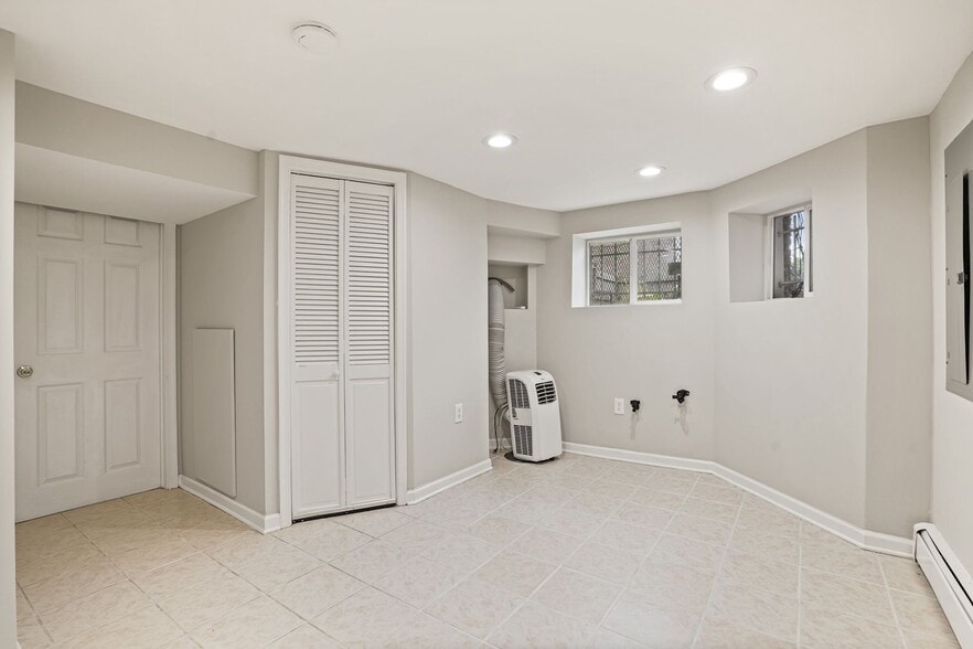 Building Photo - 3805 New Hampshire Ave NW