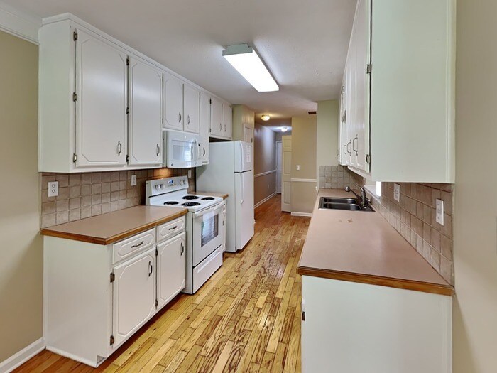 Building Photo - 1585 Watson Ridge Trail SE