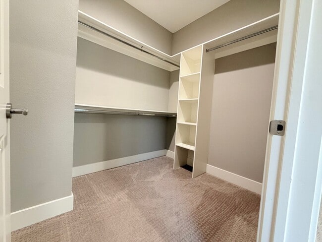 Building Photo - Spacious 4-Bedroom Home for Lease in Prime Covina Location